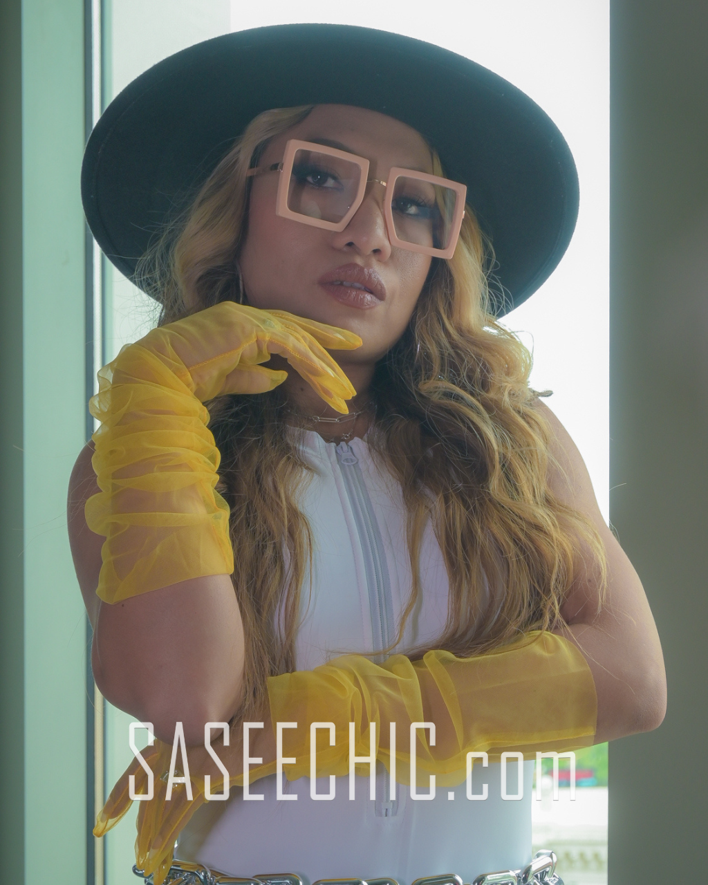 'Frankie' Oversize Square Eyeglasses (Peach)